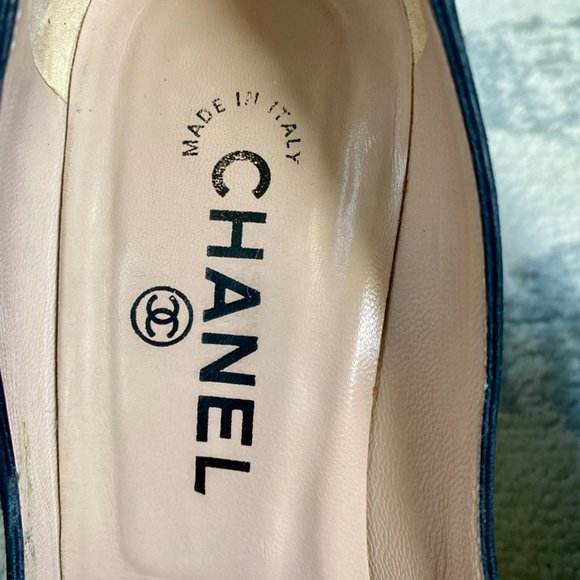 Chanel Authentic Black Suede Logo CC Pumps Heels w COA - Picture 7 of 13